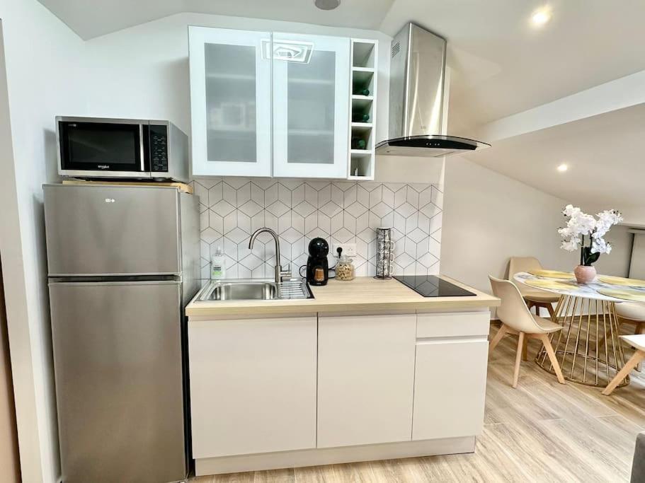 Appartement Climatise - 2Min Plage-Tram-Restaurant Ница Екстериор снимка
